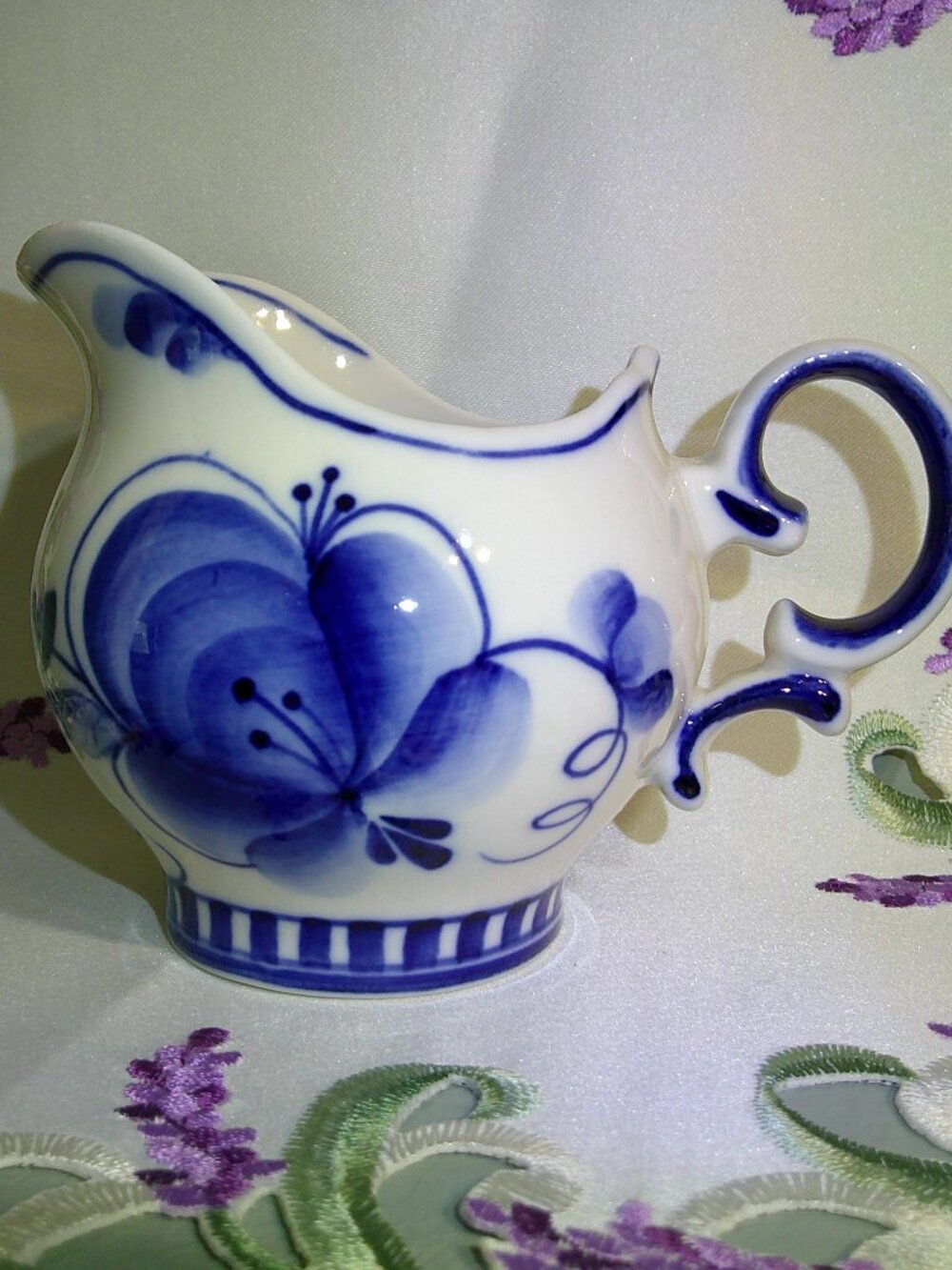 Gzhel Blue & White Porcelain Creamer w Handle Made in Russia Гжель Unused